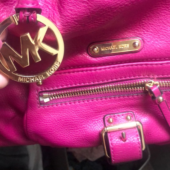 Micheal kors purse - Picture 2 of 4